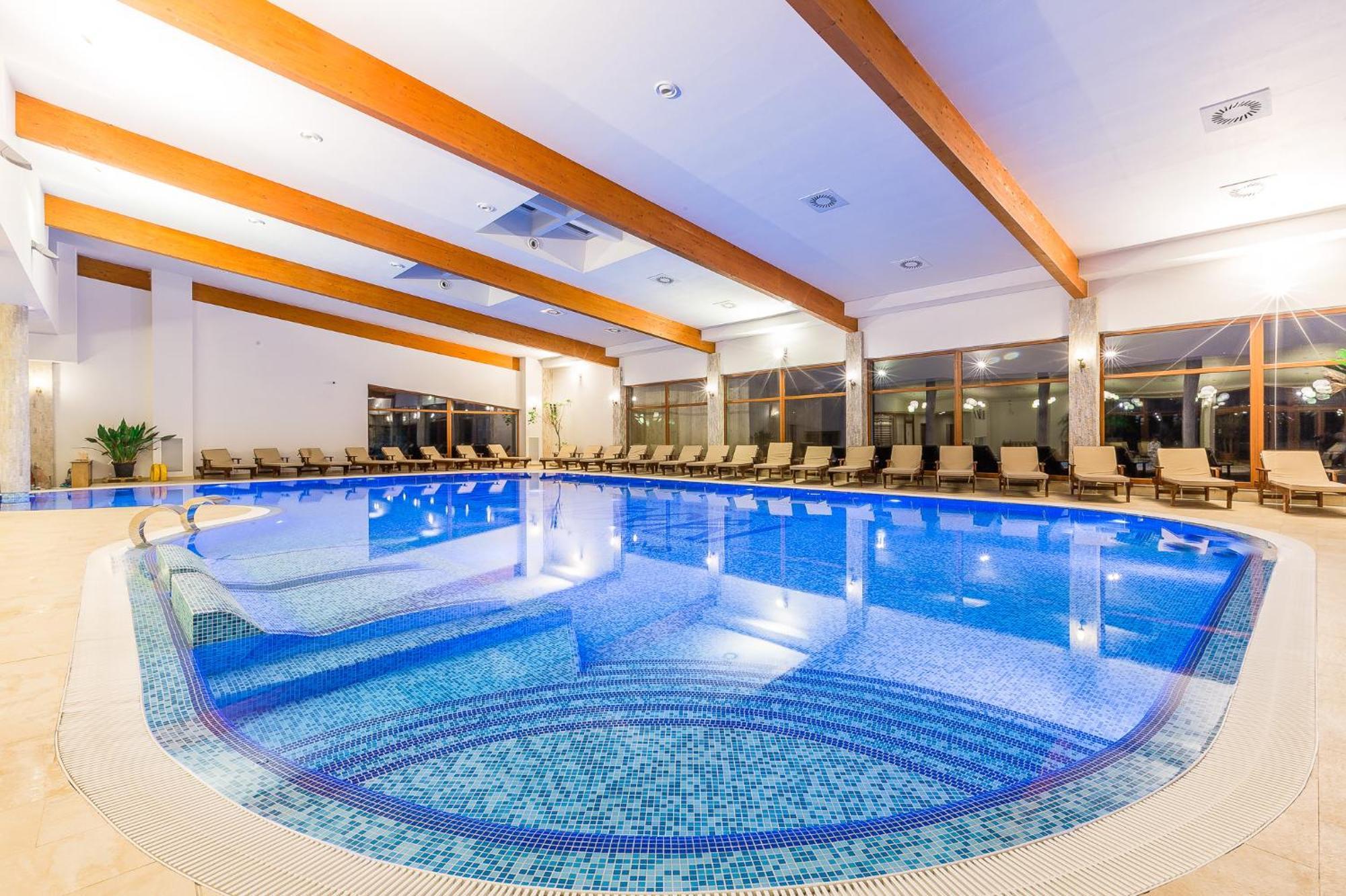 Dacii Liberi Resort And Spa Petrova Экстерьер фото